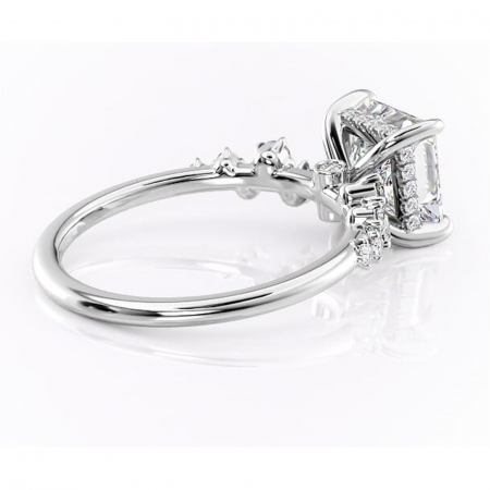 Inel de logodnă Liora din aur Alb 14kt cu moissanite tăietură princess – Pietre laterale rafinată pentru profil înalt | Personalizează și configurează gratuit online [2]