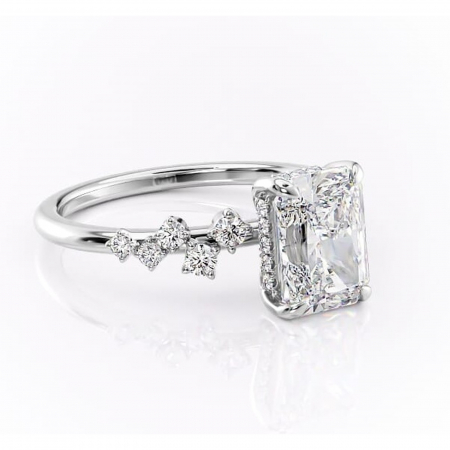 Radiantă - Inel de logodnă Liora din aur Alb 14kt cu moissanite tăietură radiantă – Pietre laterale rafinată pentru profil înalt | Personalizează și configurează gratuit online