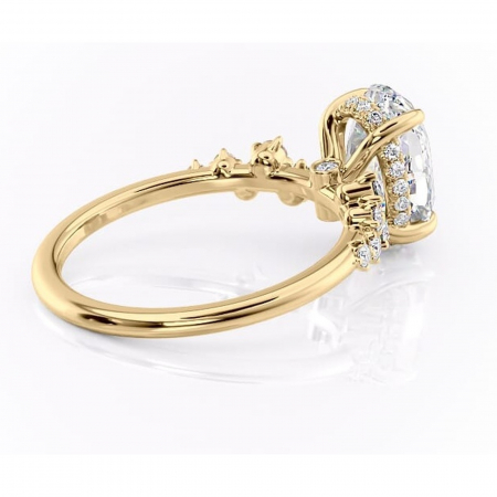 Inel de logodnă Liora din aur Galben 18kt cu moissanite tăietură ovală – Pietre laterale rafinată pentru profil înalt | Personalizează și configurează gratuit online [2]