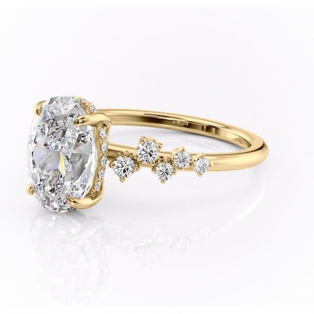 Inel de logodnă Liora din aur Galben 18kt cu moissanite tăietură ovală – Pietre laterale rafinată pentru profil înalt | Personalizează și configurează gratuit online [6]