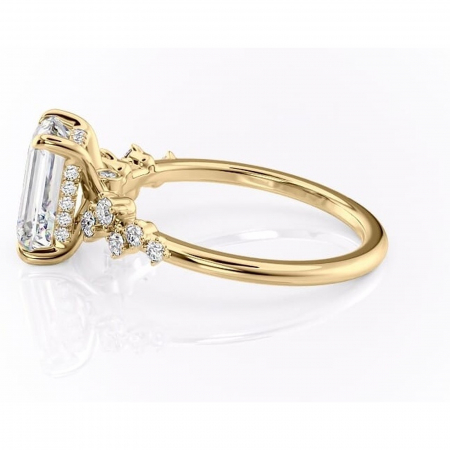 Inel de logodnă Liora din aur Galben 18kt cu moissanite tăietură smarald – Pietre laterale rafinată pentru profil înalt | Personalizează și configurează gratuit online [5]