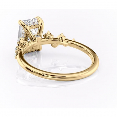 Inel de logodnă Liora din aur Galben 18kt cu moissanite tăietură smarald – Pietre laterale rafinată pentru profil înalt | Personalizează și configurează gratuit online [3]