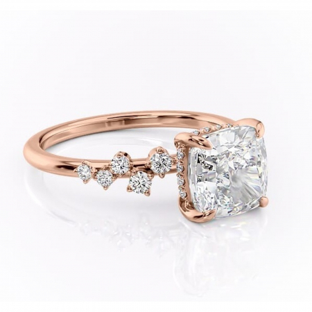 Pernă - Inel de logodnă Liora din aur Rose 18kt cu moissanite tăietură pernă – Pietre laterale rafinată pentru profil înalt | Personalizează și configurează gratuit online