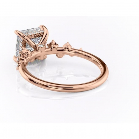 Inel de logodnă Liora din aur Rose 18kt cu moissanite tăietură princess – Pietre laterale rafinată pentru profil înalt | Personalizează și configurează gratuit online [3]