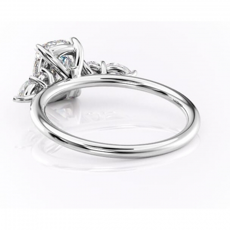 Inel de logodnă Lucinda din aur Alb 14kt cu moissanite tăietură asscher – Montură cu trei pietre rafinată pentru profil înalt | Personalizează și configurează gratuit online [3]