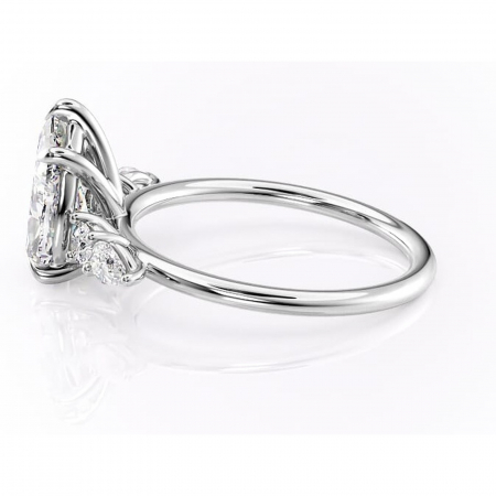 Inel de logodnă Lucinda din aur Alb 14kt cu moissanite tăietură pară – Montură cu trei pietre rafinată pentru profil înalt | Personalizează și configurează gratuit online [5]