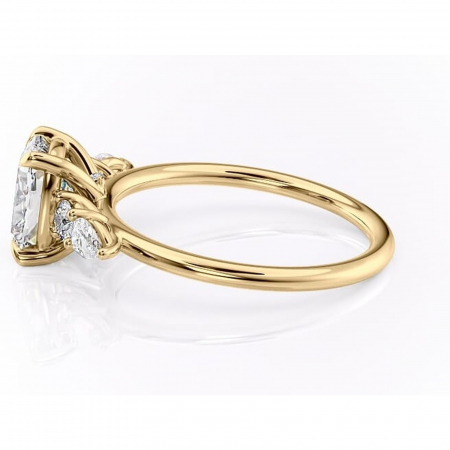 Inel de logodnă Lucinda din aur Galben 14kt cu moissanite tăietură asscher – Montură cu trei pietre rafinată pentru profil înalt | Personalizează și configurează gratuit online [5]