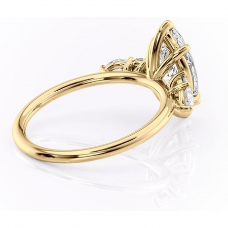 Inel de logodnă Lucinda din aur Galben 14kt cu moissanite tăietură marquise – Montură cu trei pietre rafinată pentru profil înalt | Personalizează și configurează gratuit online [2]