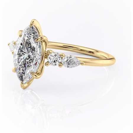 Inel de logodnă Lucinda din aur Galben 14kt cu moissanite tăietură marquise – Montură cu trei pietre rafinată pentru profil înalt | Personalizează și configurează gratuit online [6]