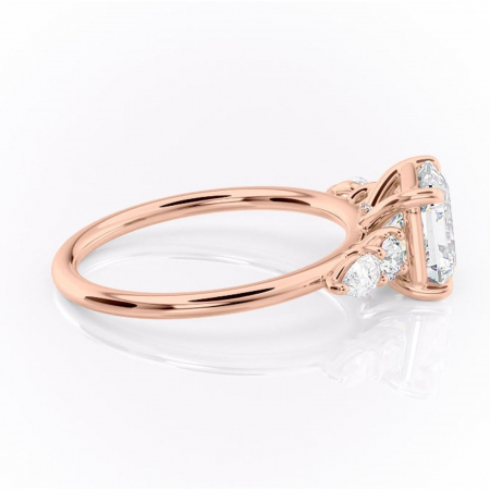 Inel de logodnă Lucinda din aur Rose 14kt cu moissanite tăietură asscher – Montură cu trei pietre rafinată pentru profil înalt | Personalizează și configurează gratuit online [1]