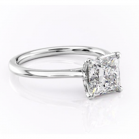 Princess - Inel de logodnă Luma din aur Alb 14kt cu moissanite tăietură princess – Solitar rafinată pentru profil înalt | Personalizează și configurează gratuit online