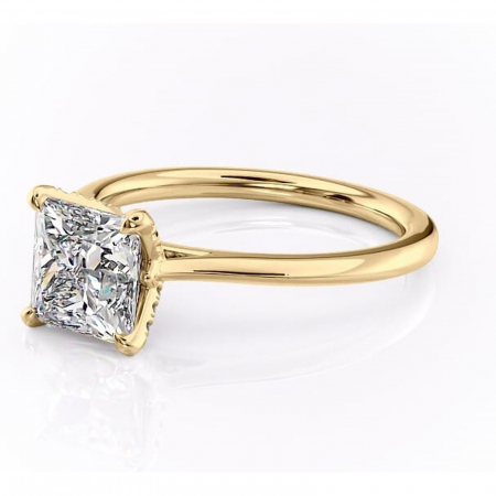 Inel de logodnă Luma din aur Galben 14kt cu moissanite tăietură princess – Solitar rafinată pentru profil înalt | Personalizează și configurează gratuit online [6]