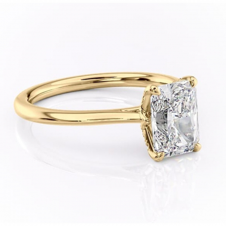 Aur galben - Inel de logodnă Luma din aur Galben 18kt cu moissanite tăietură radiantă – Solitar rafinată pentru profil înalt | Personalizează și configurează gratuit online