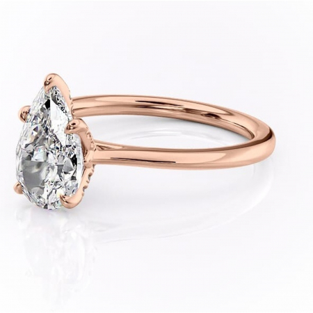 Inel de logodnă Luma din aur Rose 14kt cu moissanite tăietură pară – Solitar rafinată pentru profil înalt | Personalizează și configurează gratuit online [6]