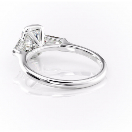 Inel de logodnă Lunaria din aur Alb 14kt cu moissanite tăietură pernă – Solitar rafinată pentru profil înalt | Personalizează și configurează gratuit online [3]