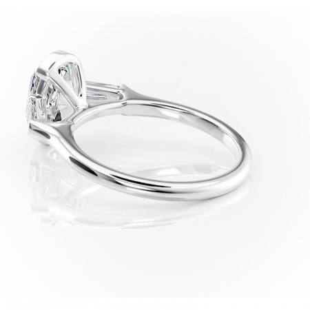 Inel de logodnă Lunaria din aur Alb 14kt cu moissanite tăietură ovală – Solitar rafinată pentru profil înalt | Personalizează și configurează gratuit online [4]