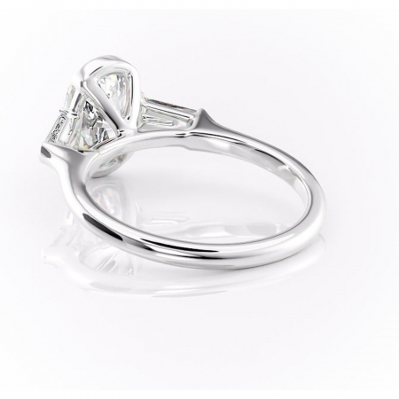 Inel de logodnă Lunaria din aur Alb 14kt cu moissanite tăietură ovală – Solitar rafinată pentru profil înalt | Personalizează și configurează gratuit online [3]