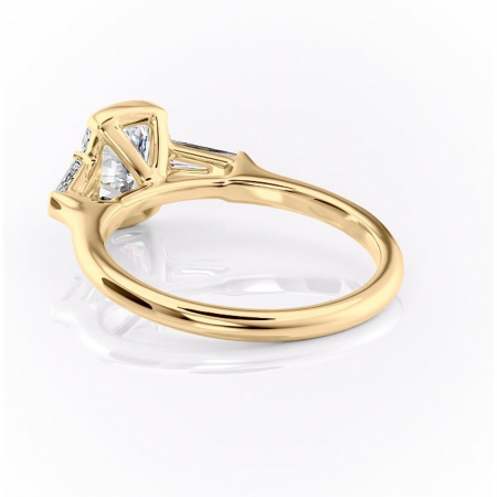 Inel de logodnă Lunaria din aur Galben 14kt cu moissanite tăietură pernă – Solitar rafinată pentru profil înalt | Personalizează și configurează gratuit online [3]