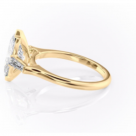 Inel de logodnă Lunaria din aur Galben 18kt cu moissanite tăietură marquise – Solitar rafinată pentru profil înalt | Personalizează și configurează gratuit online [5]