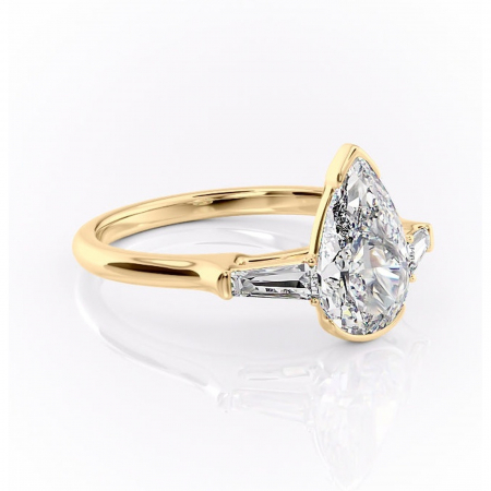 Pară - Inel de logodnă Lunaria din aur Galben 18kt cu moissanite tăietură pară – Solitar rafinată pentru profil înalt | Personalizează și configurează gratuit online