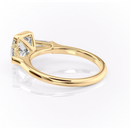 Inel de logodnă Lunaria din aur Galben 18kt cu moissanite tăietură pernă – Solitar rafinată pentru profil înalt | Personalizează și configurează gratuit online [4]
