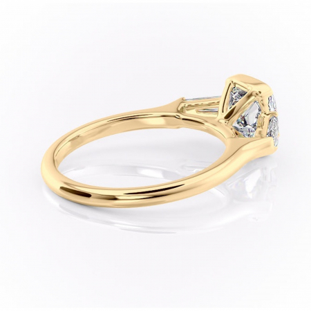 Inel de logodnă Lunaria din aur Galben 18kt cu moissanite tăietură pernă – Solitar rafinată pentru profil înalt | Personalizează și configurează gratuit online [2]