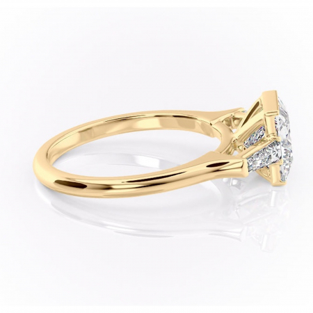 Inel de logodnă Lunaria din aur Galben 14kt cu moissanite tăietură princess – Solitar rafinată pentru profil înalt | Personalizează și configurează gratuit online [1]