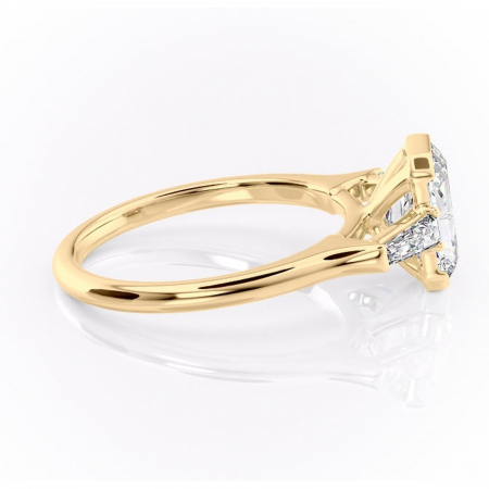 Inel de logodnă Lunaria din aur Galben 18kt cu moissanite tăietură radiantă – Solitar rafinată pentru profil înalt | Personalizează și configurează gratuit online [1]