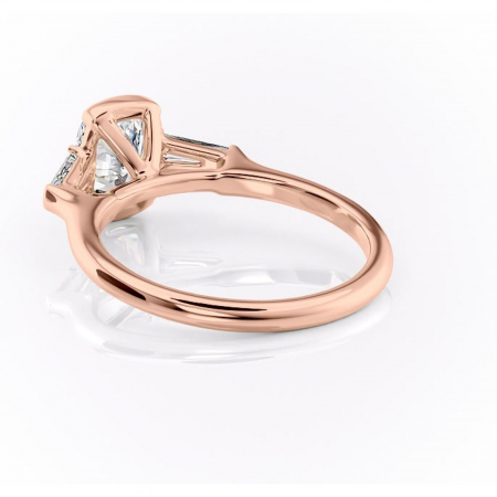 Inel de logodnă Lunaria din aur Rose 14kt cu moissanite tăietură pernă – Solitar rafinată pentru profil înalt | Personalizează și configurează gratuit online [3]