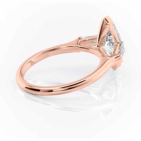 Inel de logodnă Lunaria din aur Rose 18kt cu moissanite tăietură marquise – Solitar rafinată pentru profil înalt | Personalizează și configurează gratuit online [2]