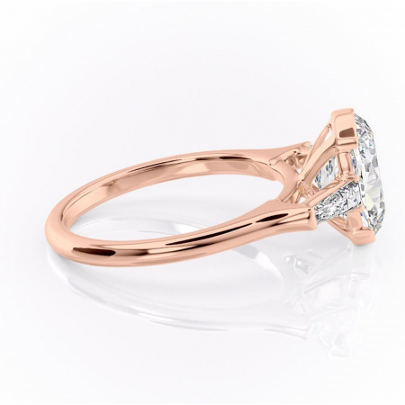 Inel de logodnă Lunaria din aur Rose 14kt cu moissanite tăietură ovală – Solitar rafinată pentru profil înalt | Personalizează și configurează gratuit online [1]