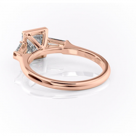 Inel de logodnă Lunaria din aur Rose 14kt cu moissanite tăietură princess – Solitar rafinată pentru profil înalt | Personalizează și configurează gratuit online [3]