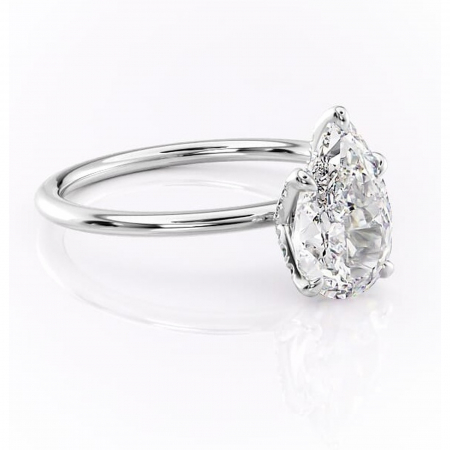 Pară - Inel de logodnă Lux din aur Alb 14kt cu moissanite tăietură pară – Solitar rafinată pentru profil înalt | Personalizează și configurează gratuit online