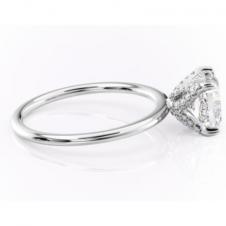 Inel de logodnă Lux din aur Alb 18kt cu moissanite tăietură pernă – Solitar rafinată pentru profil înalt | Personalizează și configurează gratuit online [1]