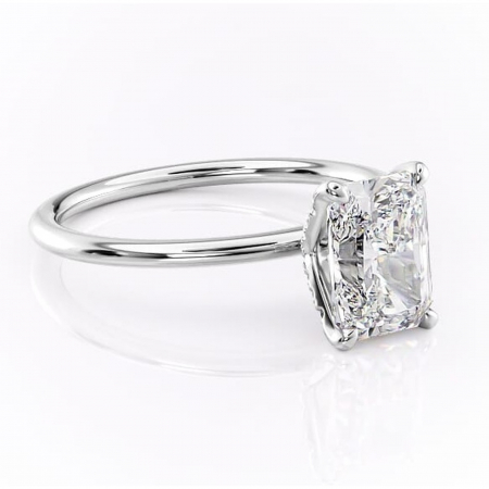 Radiantă - Inel de logodnă Lux din aur Alb 14kt cu moissanite tăietură radiantă – Solitar rafinată pentru profil înalt | Personalizează și configurează gratuit online