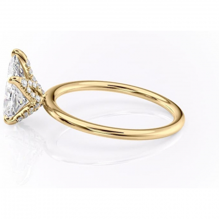 Inel de logodnă Lux din aur Galben 18kt cu moissanite tăietură pară – Solitar rafinată pentru profil înalt | Personalizează și configurează gratuit online [5]