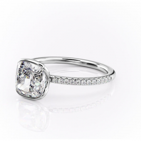 Inel de logodnă Maelis din aur Alb 14kt cu moissanite tăietură pernă – Montură închisă rafinată pentru profil mediu | Personalizează și configurează gratuit online [6]