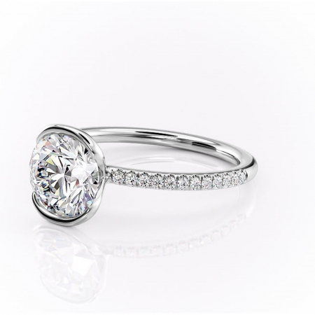 Inel de logodnă Maelis din aur Alb 14kt cu moissanite tăietură rotundă – Montură închisă rafinată pentru profil mediu | Personalizează și configurează gratuit online [6]