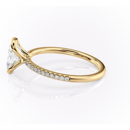 Inel de logodnă Maelis din aur Galben 14kt cu moissanite tăietură pernă – Montură închisă rafinată pentru profil mediu | Personalizează și configurează gratuit online [5]
