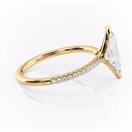 Inel de logodnă Maelis din aur Galben 14kt cu moissanite tăietură marquise – Montură închisă rafinată pentru profil mediu | Personalizează și configurează gratuit online [1]