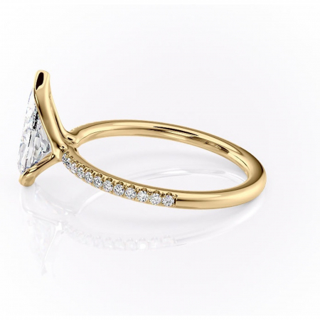 Inel de logodnă Maelis din aur Galben 14kt cu moissanite tăietură pară – Montură închisă rafinată pentru profil mediu | Personalizează și configurează gratuit online [5]