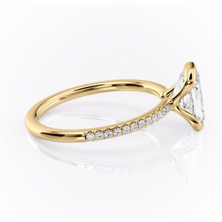 Inel de logodnă Maelis din aur Galben 14kt cu moissanite tăietură radiantă – Montură închisă rafinată pentru profil mediu | Personalizează și configurează gratuit online [1]