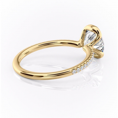 Inel de logodnă Maelis din aur Galben 14kt cu moissanite tăietură rotundă – Montură închisă rafinată pentru profil mediu | Personalizează și configurează gratuit online [2]