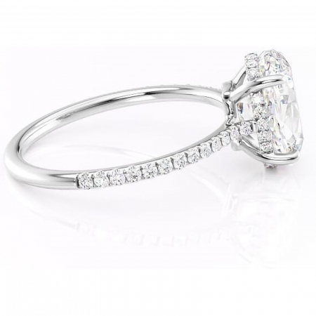 Inel de logodnă Marigold din aur Alb 14kt cu moissanite tăietură ovală – Montură pavé rafinată pentru profil jos | Personalizează și configurează gratuit online [1]