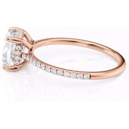 Inel de logodnă Marigold din aur Rose 14kt cu moissanite tăietură pernă – Montură pavé rafinată pentru profil jos | Personalizează și configurează gratuit online [5]