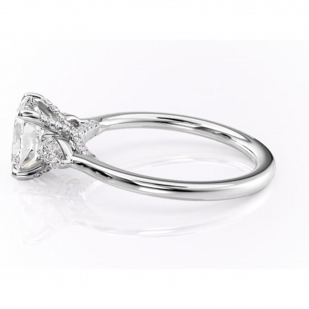 Inel de logodnă Matilda din aur Alb 14kt cu moissanite tăietură asscher – Montură cu trei pietre rafinată pentru profil înalt | Personalizează și configurează gratuit online [5]