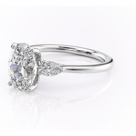 Inel de logodnă Matilda din aur Alb 14kt cu moissanite tăietură ovală – Montură cu trei pietre rafinată pentru profil înalt | Personalizează și configurează gratuit online [6]