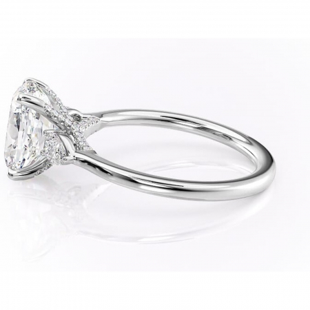 Inel de logodnă Matilda din aur Alb 14kt cu moissanite tăietură ovală – Montură cu trei pietre rafinată pentru profil înalt | Personalizează și configurează gratuit online [5]