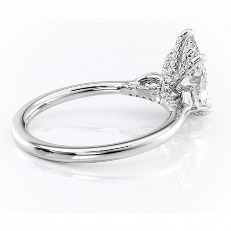 Inel de logodnă Matilda din aur Alb 14kt cu moissanite tăietură pară – Montură cu trei pietre rafinată pentru profil înalt | Personalizează și configurează gratuit online [2]