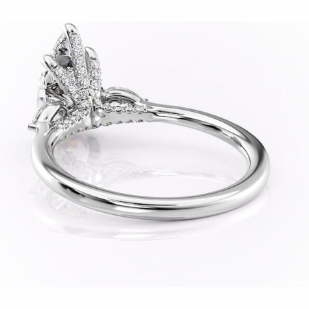 Inel de logodnă Matilda din aur Alb 14kt cu moissanite tăietură pară – Montură cu trei pietre rafinată pentru profil înalt | Personalizează și configurează gratuit online [3]